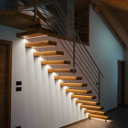 Scala in legno di rovere